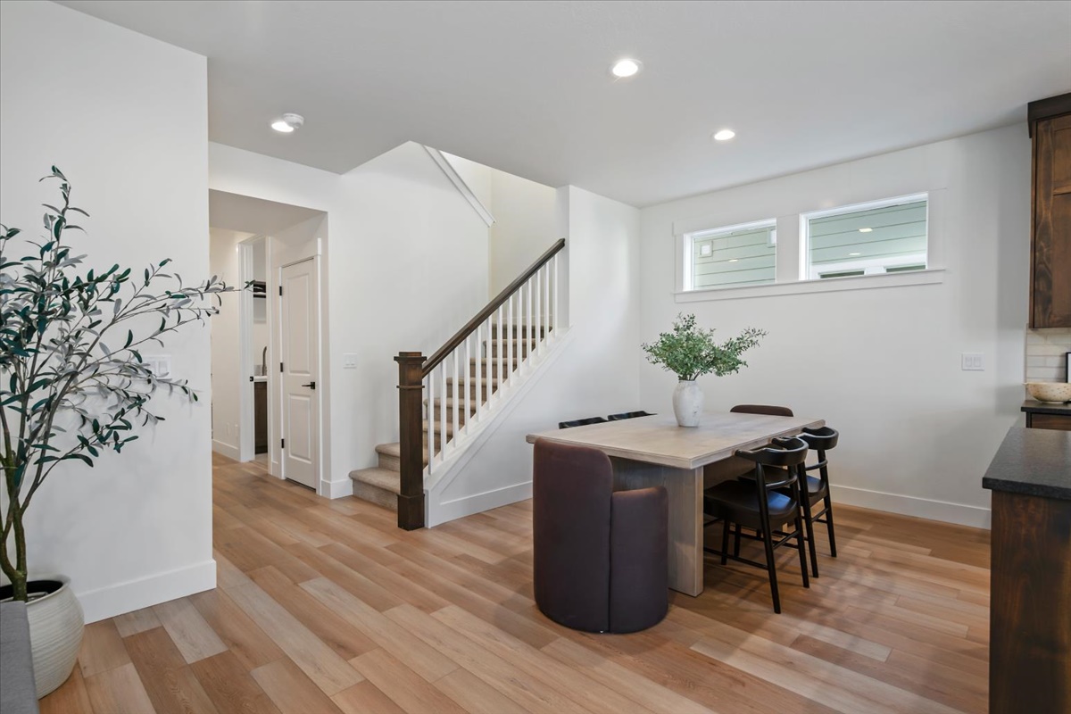 23-1005 Escalation St_018