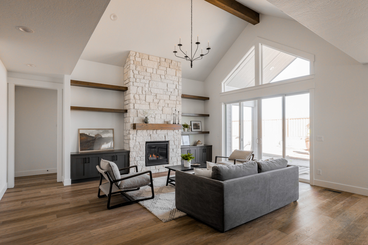 1072 E Crescendo St_003