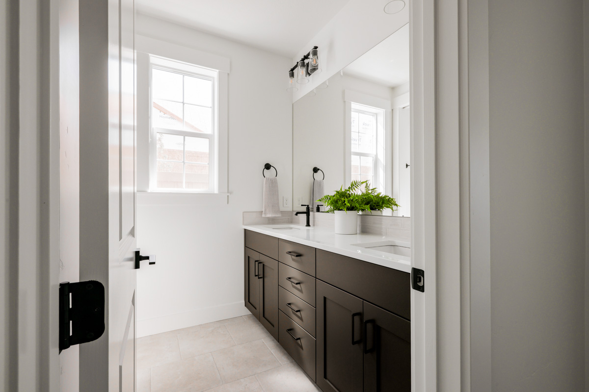 1072 E Crescendo St_040