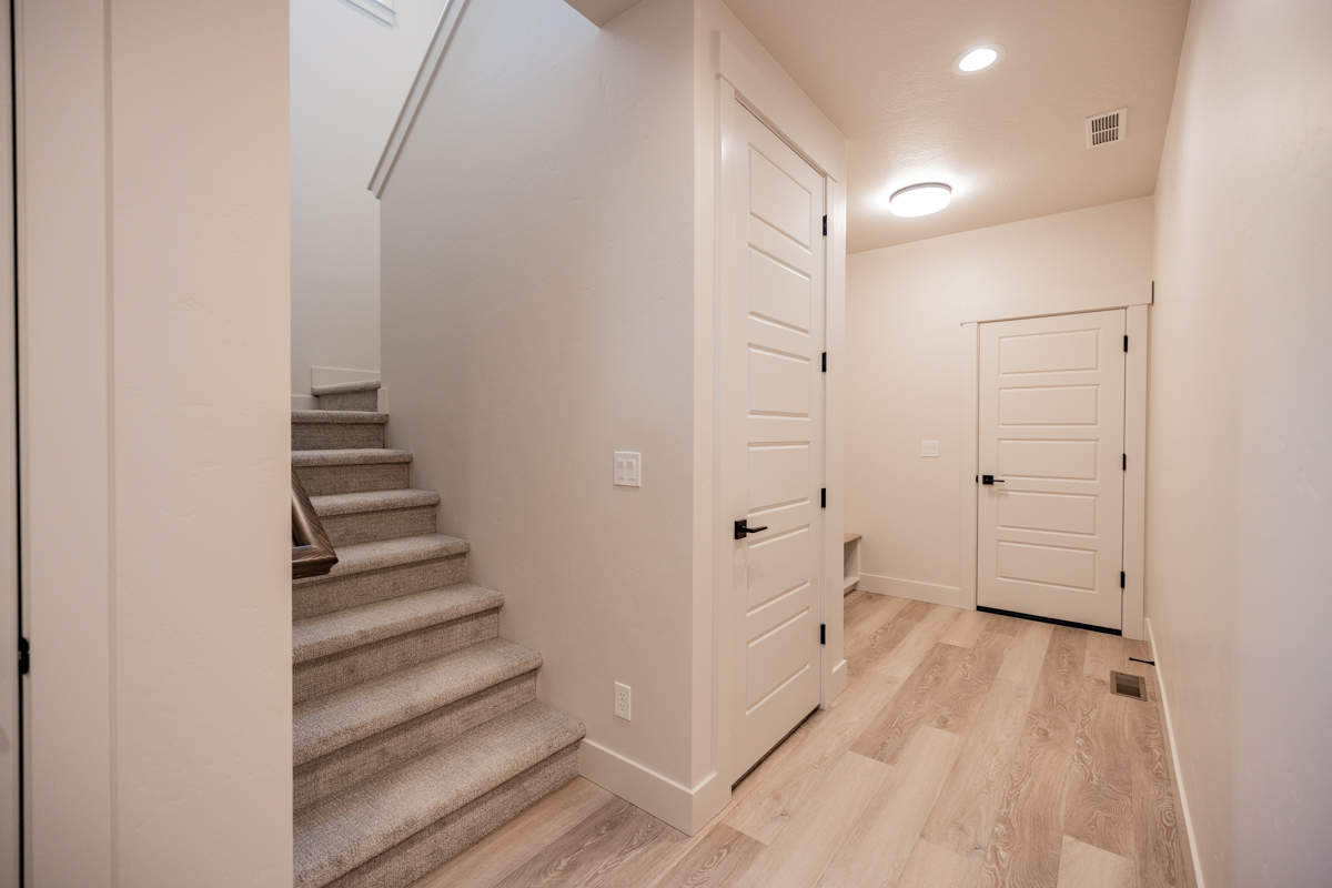 6128 S Apex Ave_027
