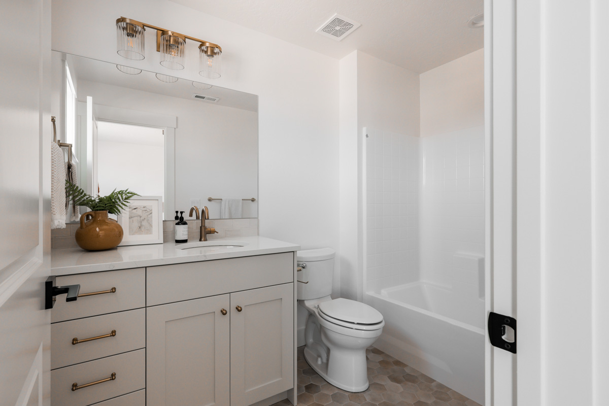 4247 W Thornapple Dr_040