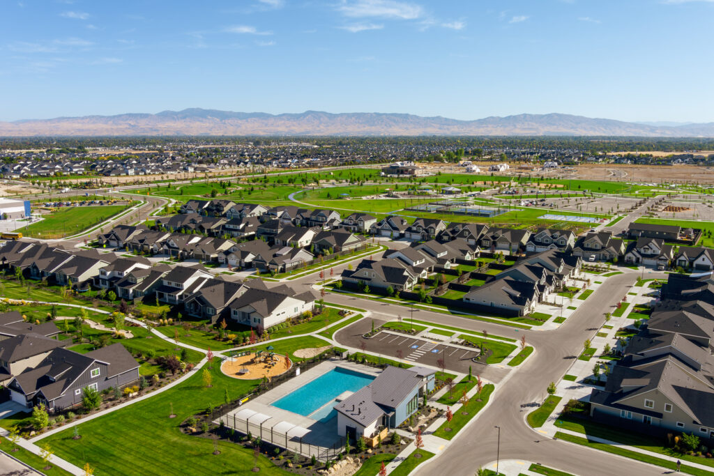 Bird’s-eye view of Pinnacle, a Meridian Idaho new community with outdoor amenities.