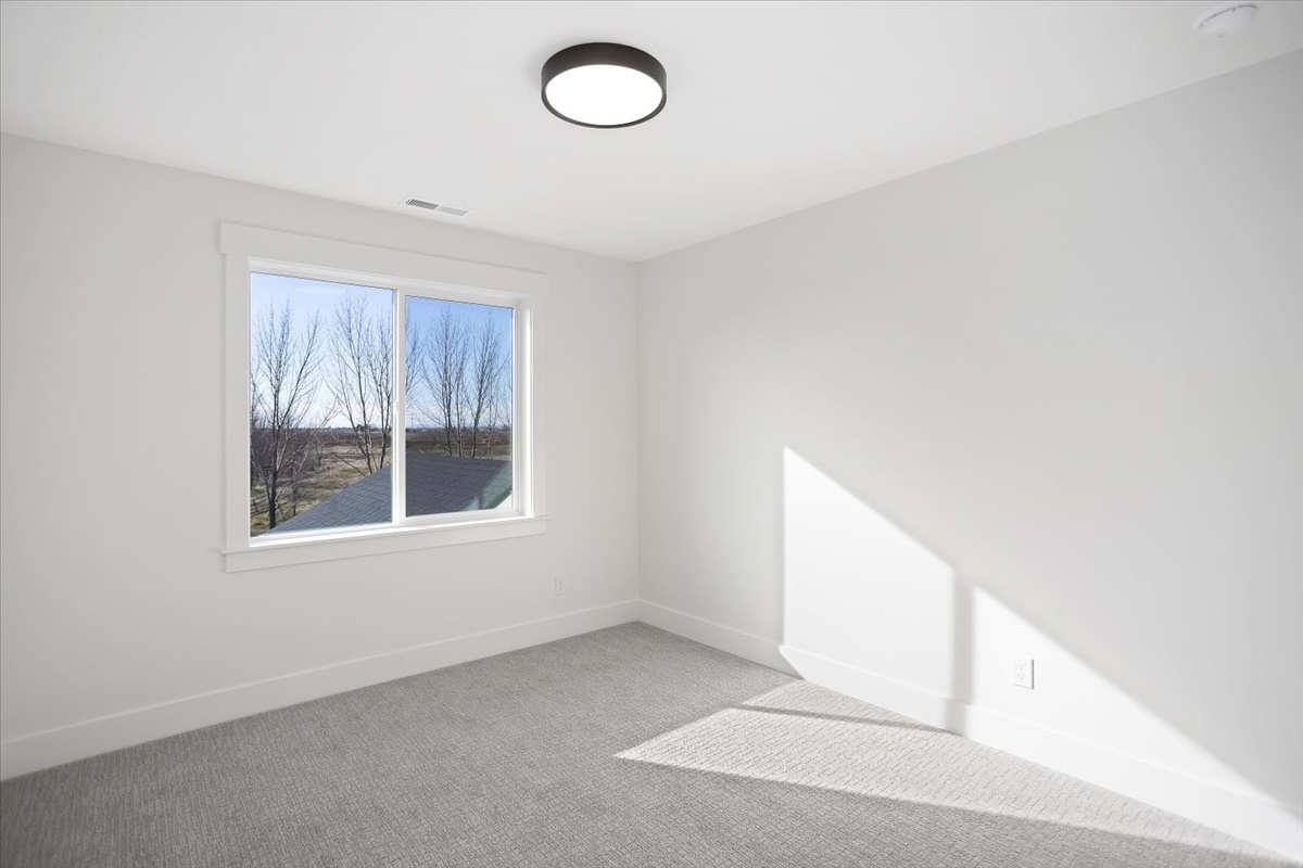 2545 E Cavern Dr_043