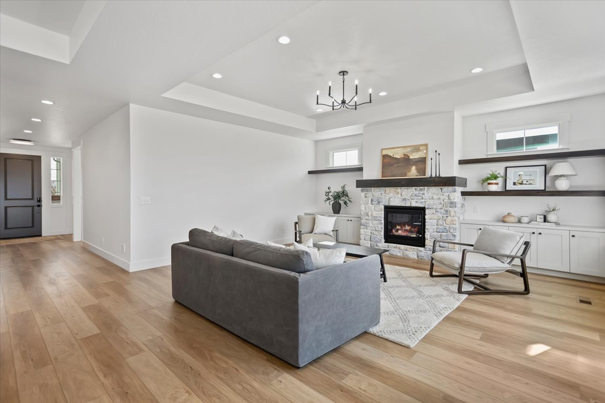 6807 S Messner Way_015