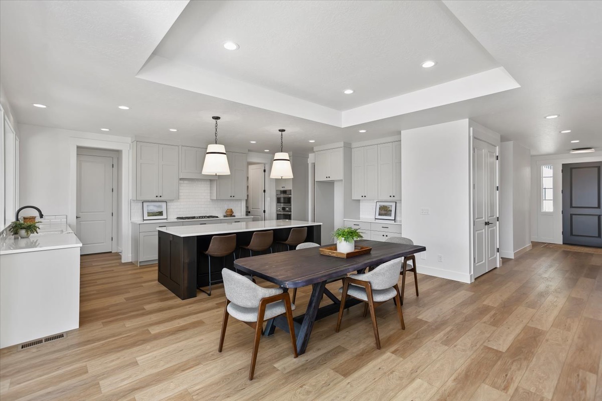 6807 S Messner Way_017