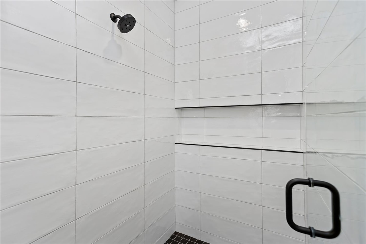 6807 S Messner Way_037