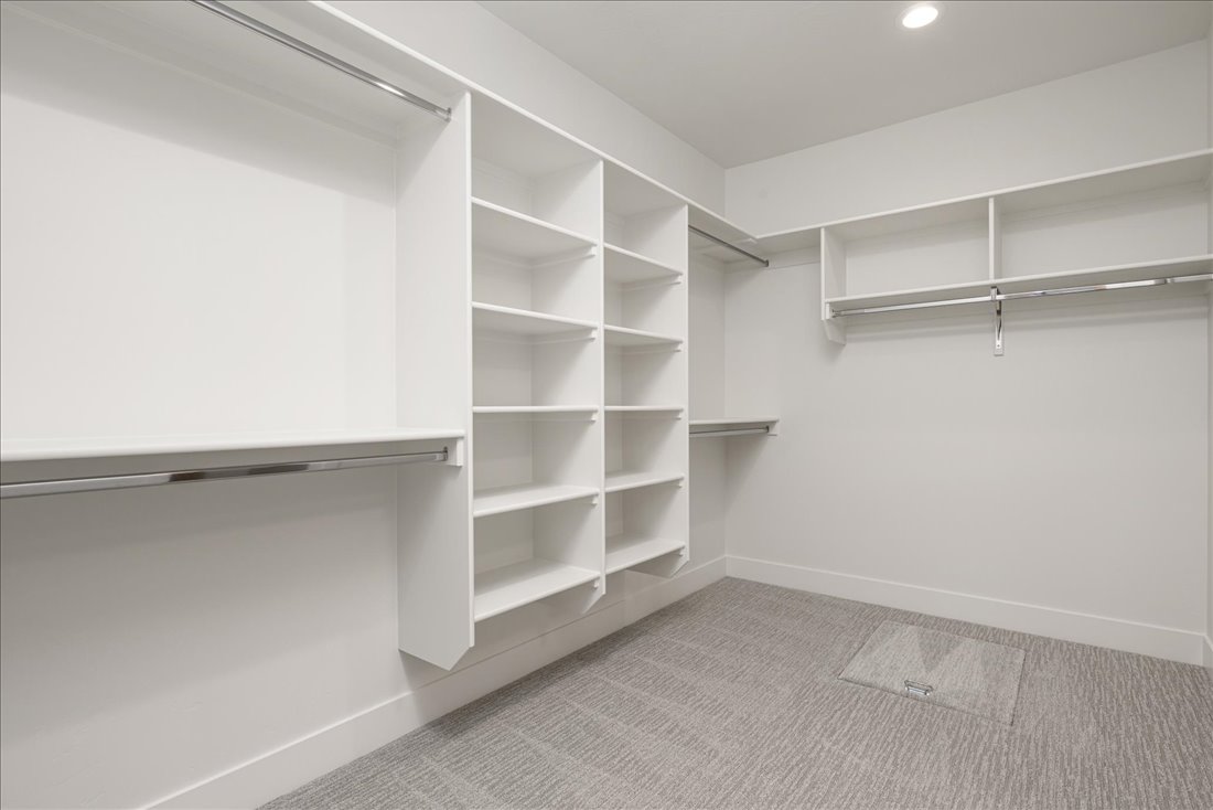 18-18_1101 E Crescendo St-26