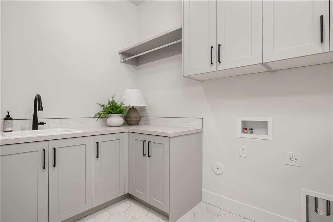 22-22_1081 E Crescendo St-12