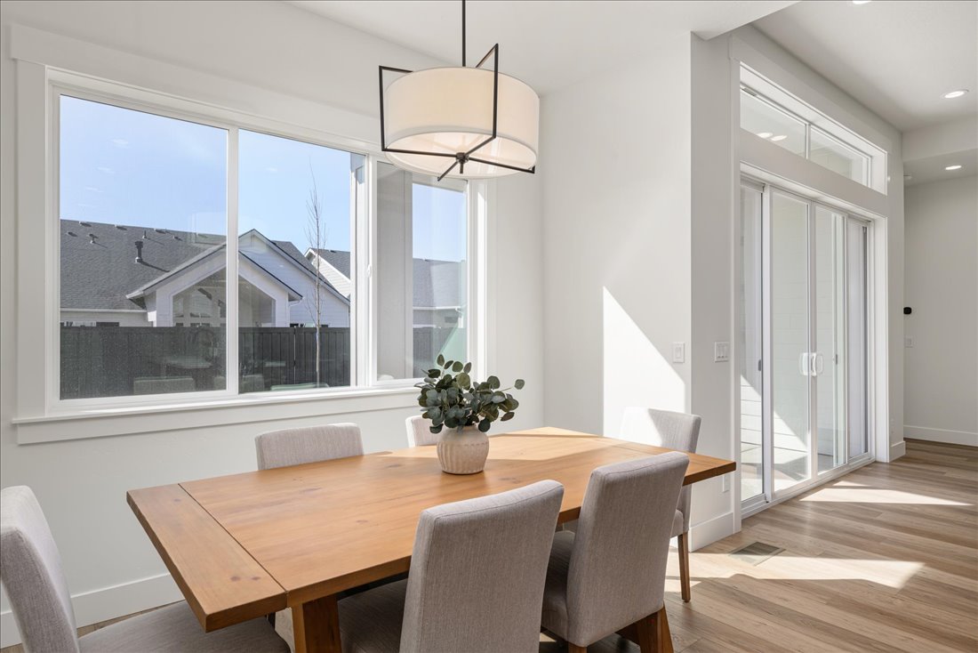 25-25_1081 E Crescendo St-19