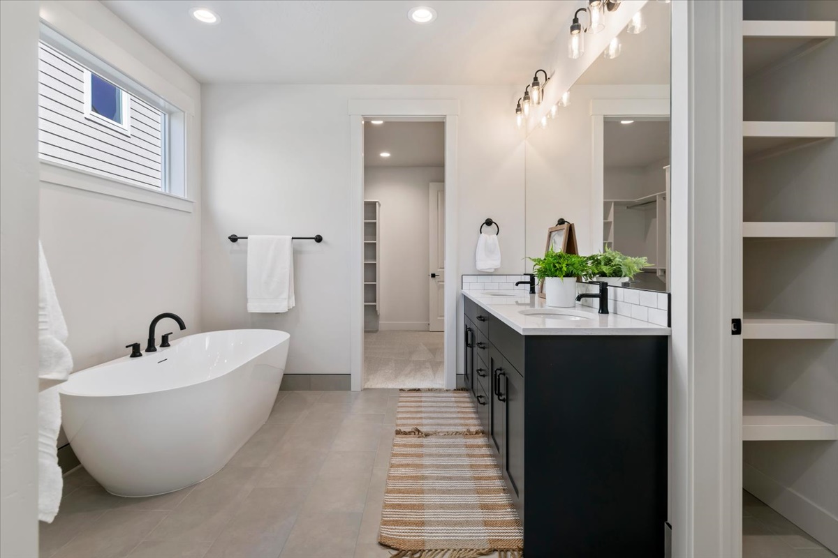 2653 Cavern Dr_005