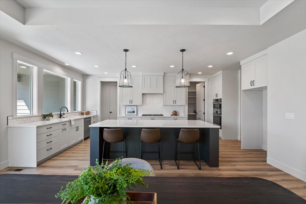 2653 Cavern Dr_027