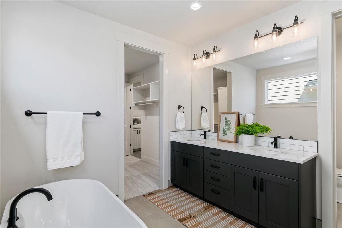 2653 Cavern Dr_040