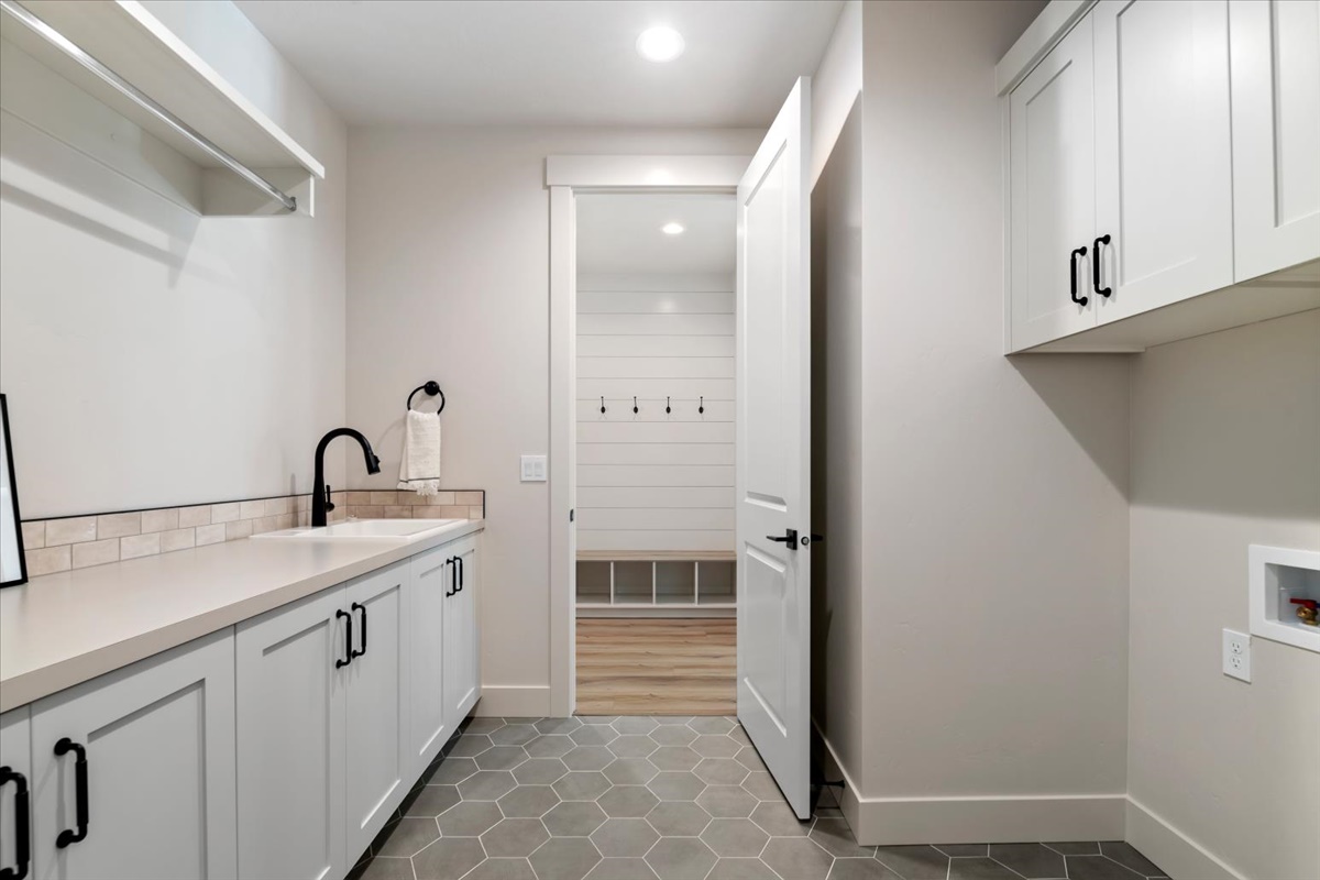 2653 Cavern Dr_048