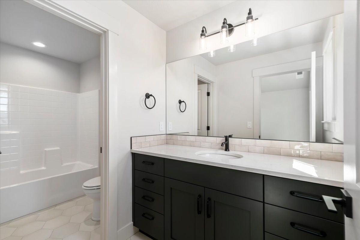 2653 Cavern Dr_052