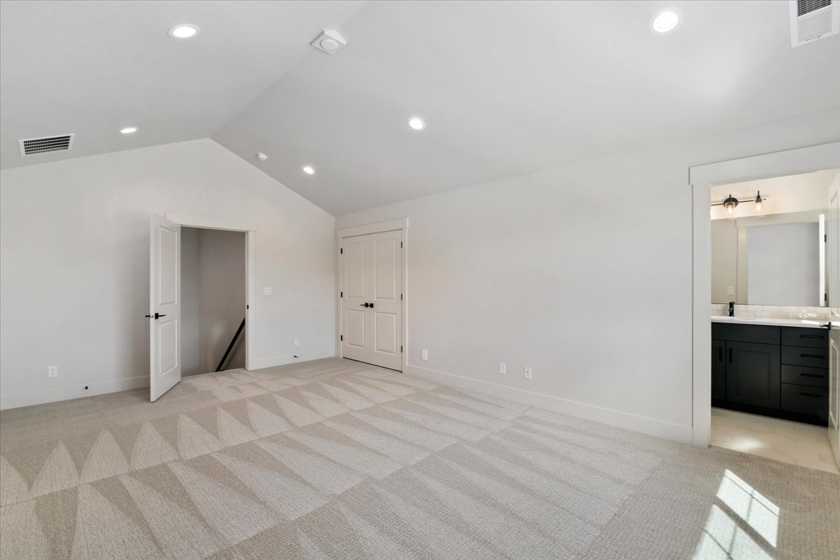 2653 Cavern Dr_053