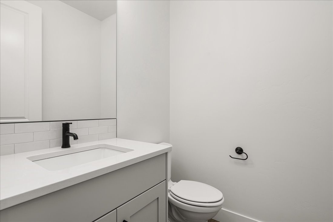 28-28_1081 E Crescendo St-11