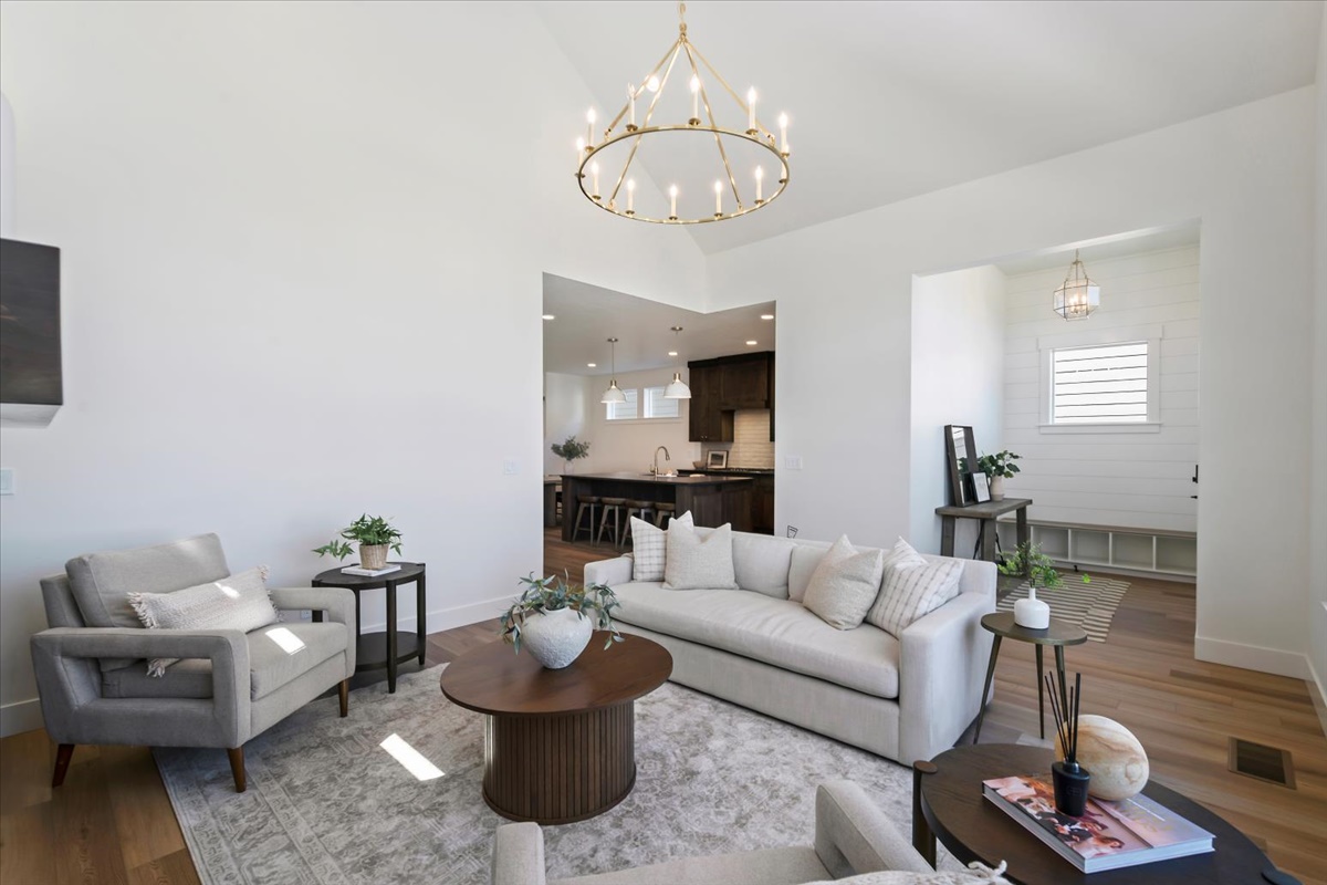08-1005 Escalation St_007