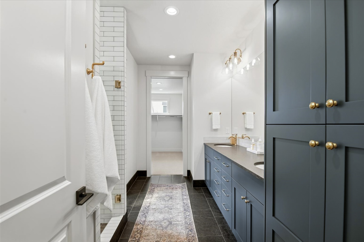 1027 E Escalation St_05