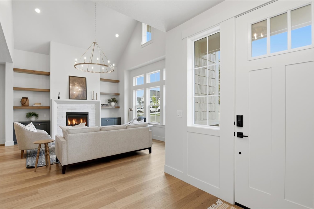 1027 E Escalation St_10