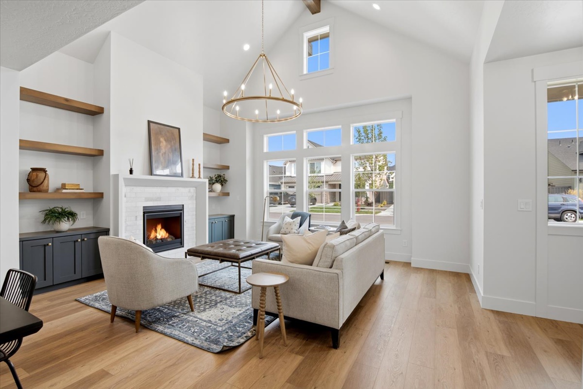1027 E Escalation St_12