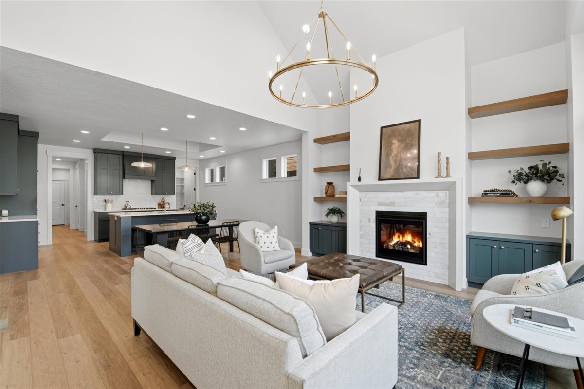 1027 E Escalation St_16