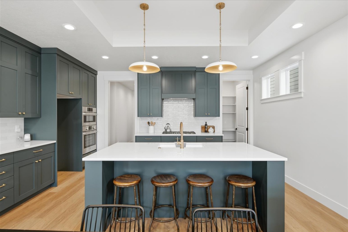 1027 E Escalation St_19