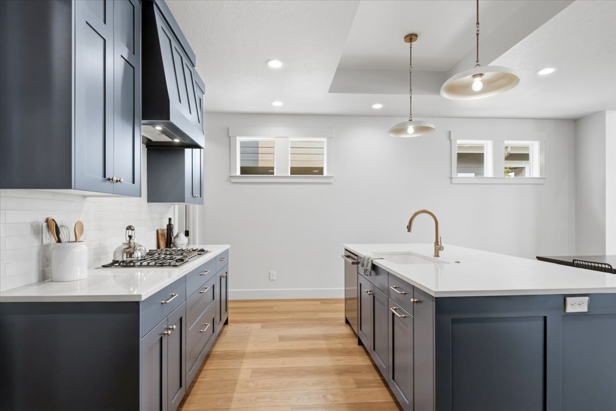 1027 E Escalation St_21