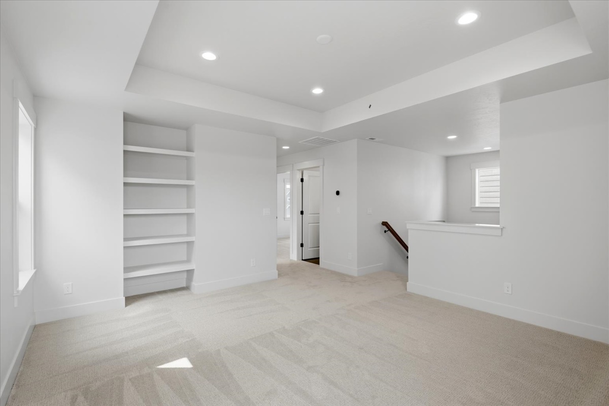 1027 E Escalation St_38