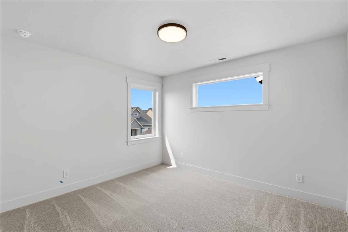 1027 E Escalation St_40