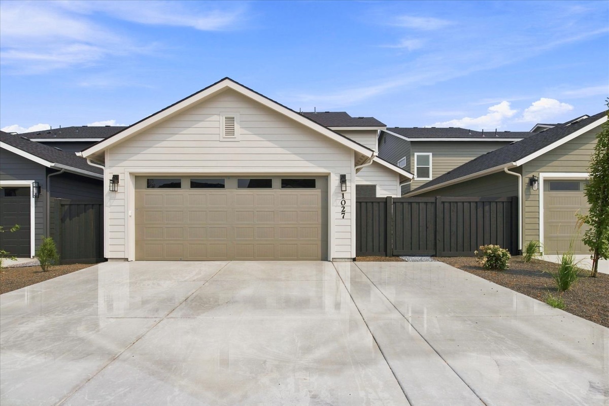 1027 E Escalation St_46