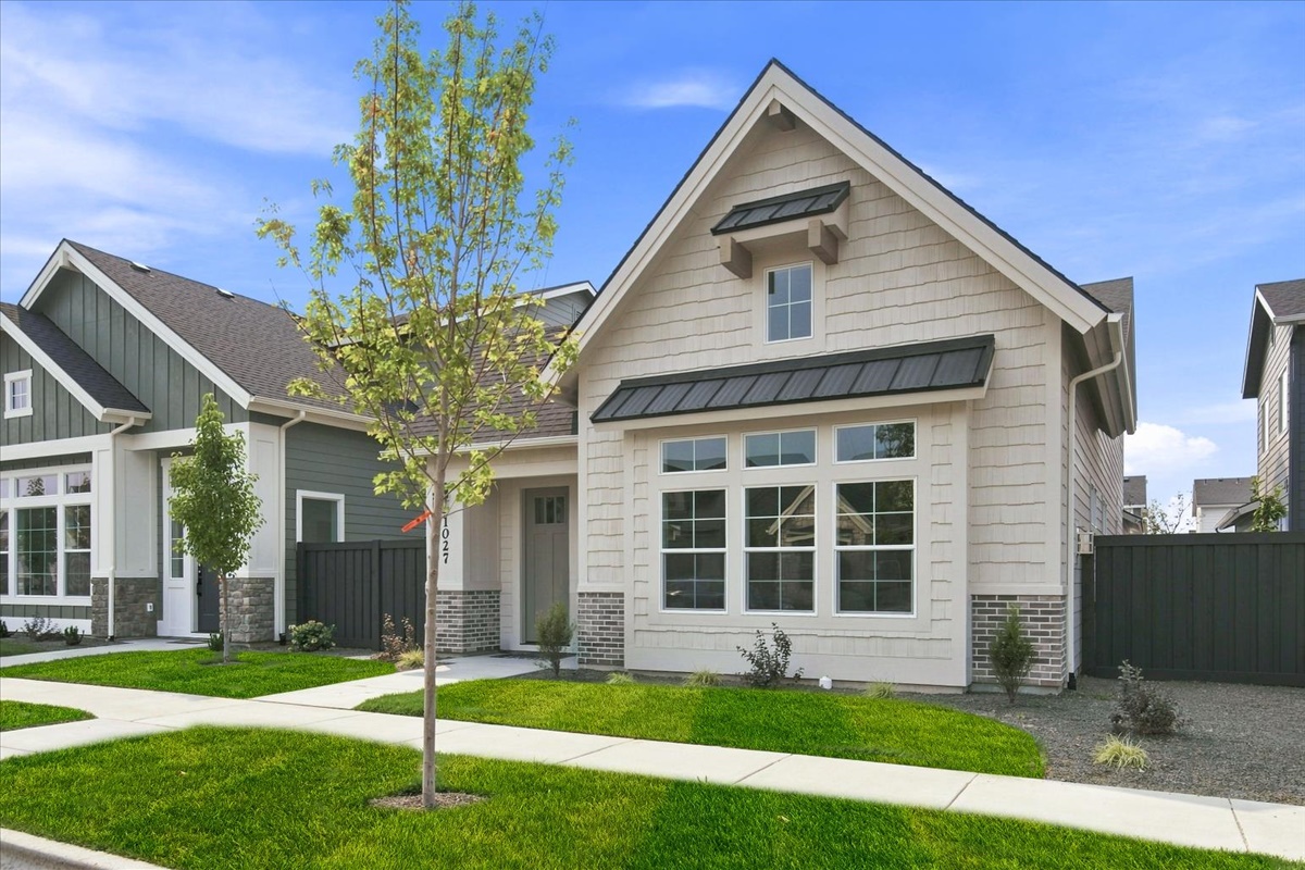 1027 E Escalation St_50
