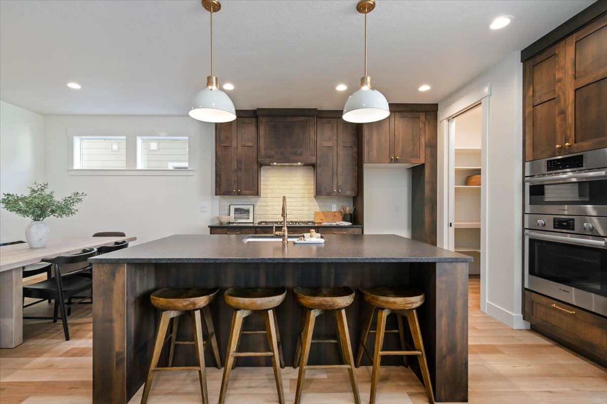 13-1005 Escalation St_009