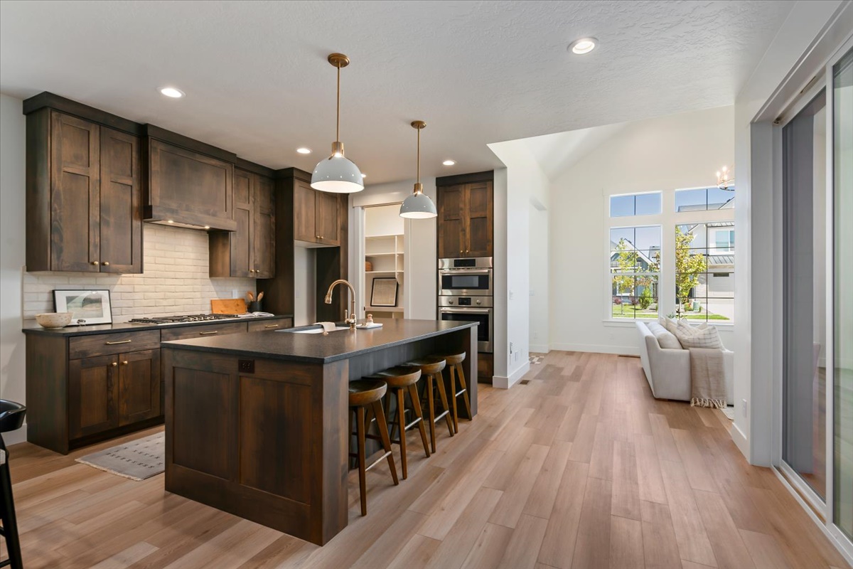 14-1005 Escalation St_010