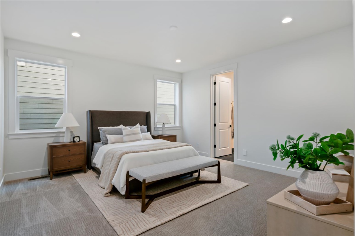 27-1005 Escalation St_020