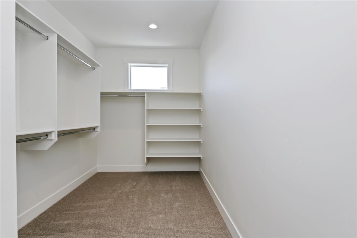 40-1005 Escalation St_028