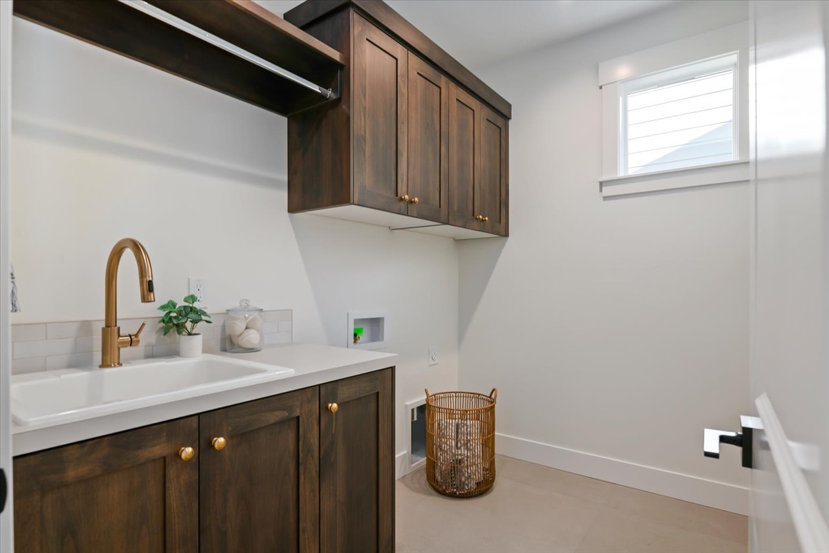 41-1005 Escalation St_029