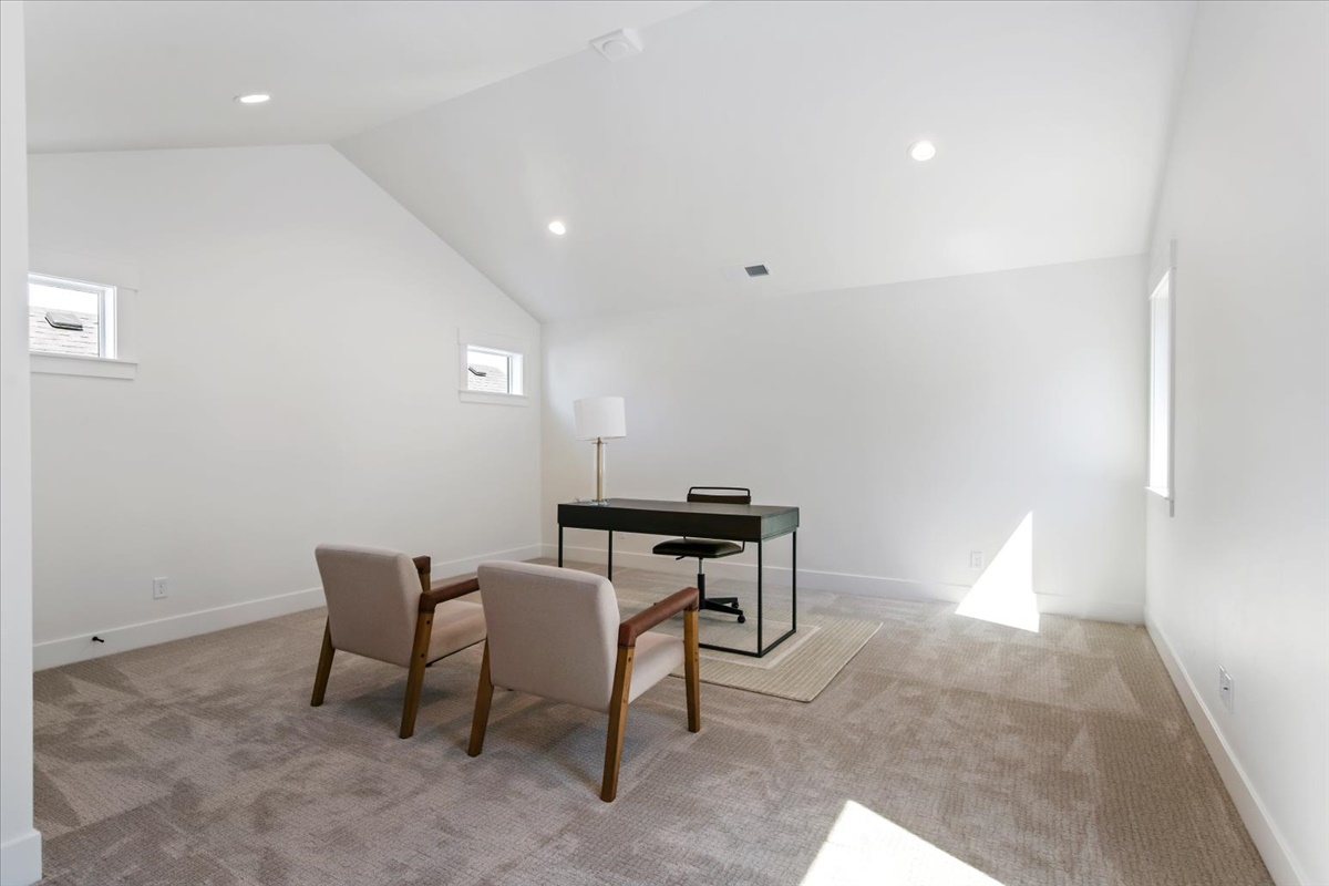 52-1005 Escalation St_037