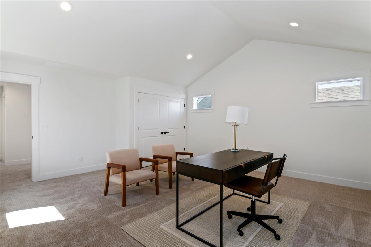 53-1005 Escalation St_038