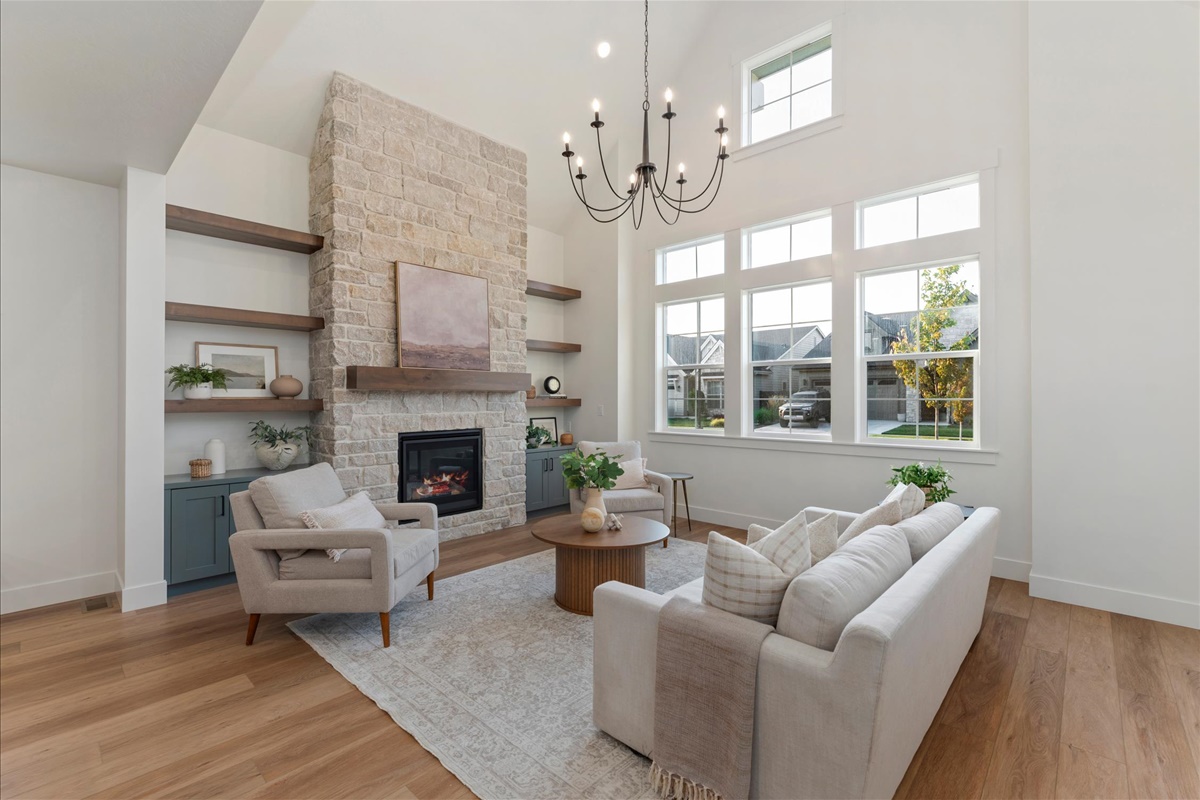 1055 E Escalation St_02