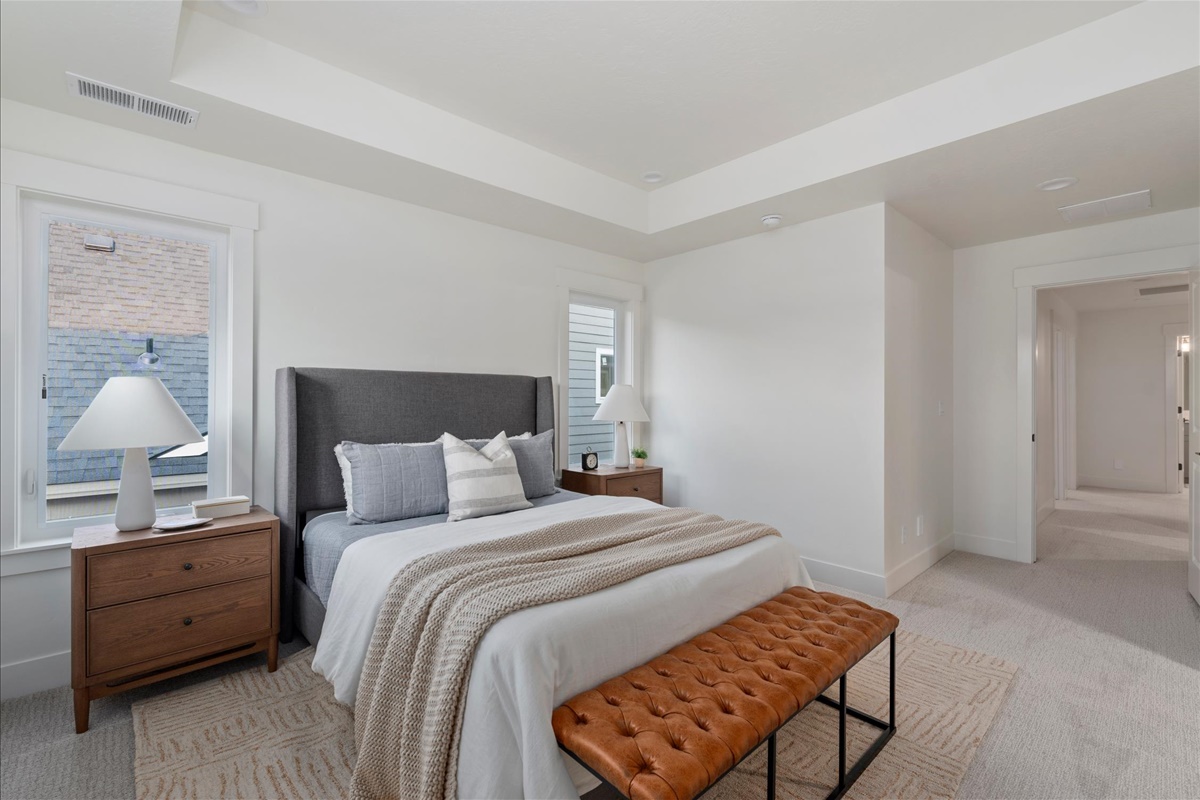 1055 E Escalation St_04
