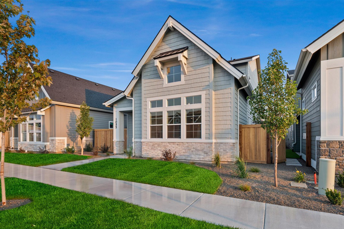 1055 E Escalation St_07