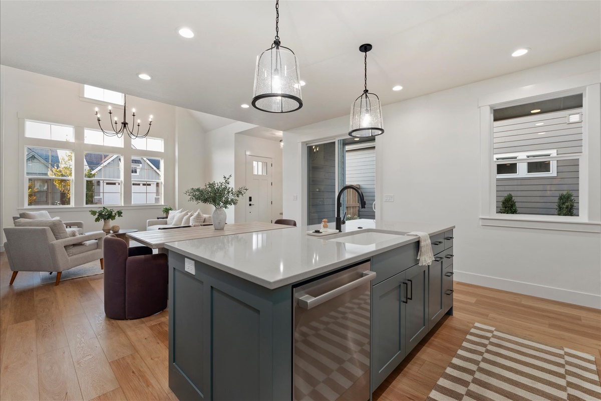 1055 E Escalation St_15
