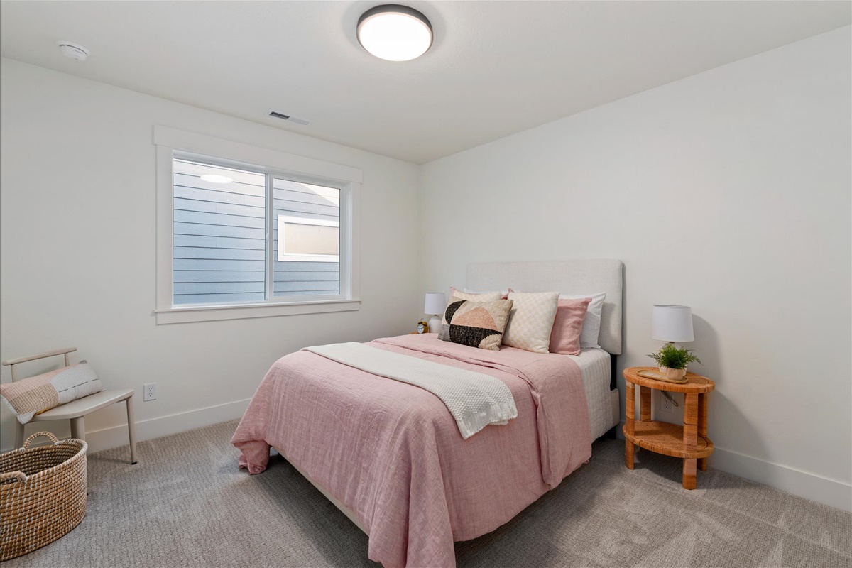 1055 E Escalation St_30