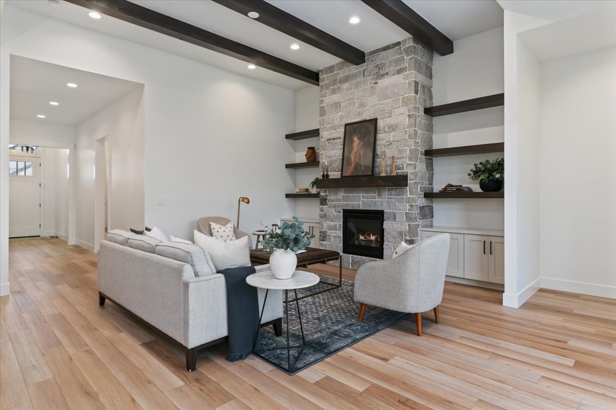 1098 E Escalation St_12