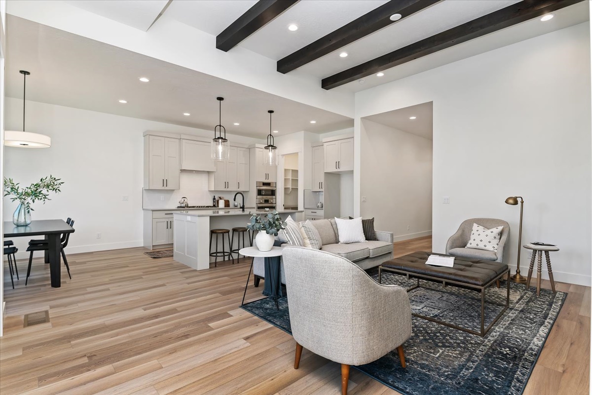 1098 E Escalation St_13