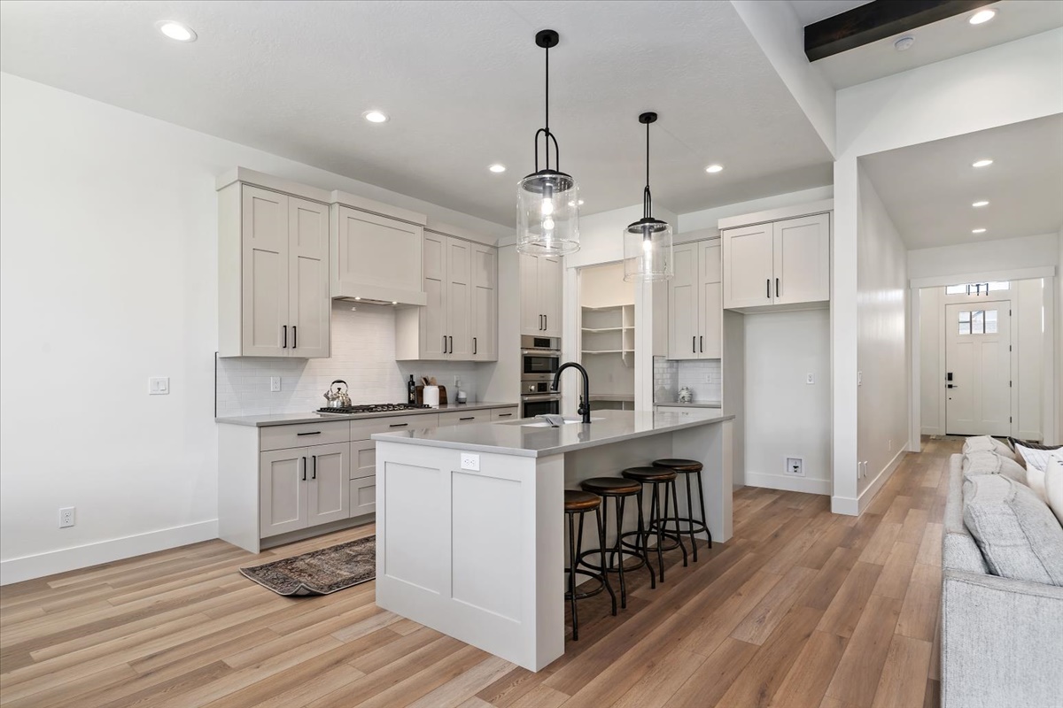 1098 E Escalation St_14
