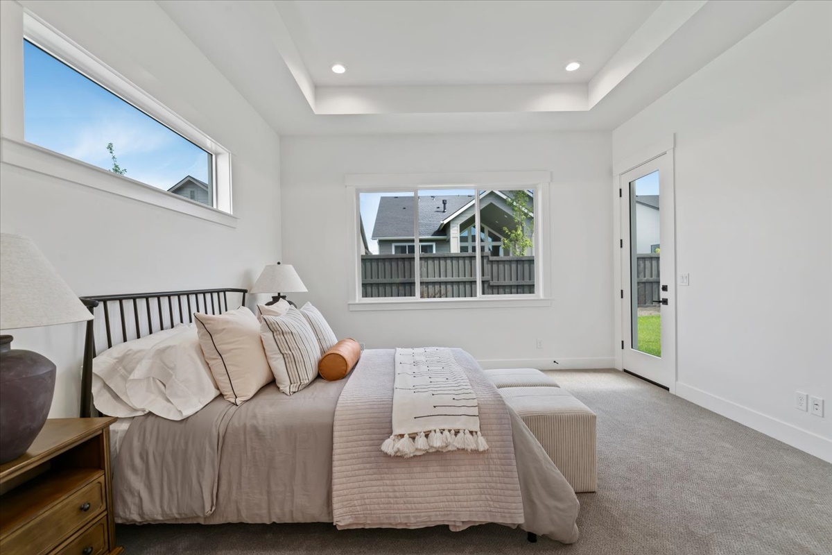 1098 E Escalation St_27