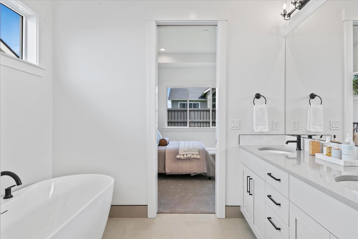 1098 E Escalation St_30