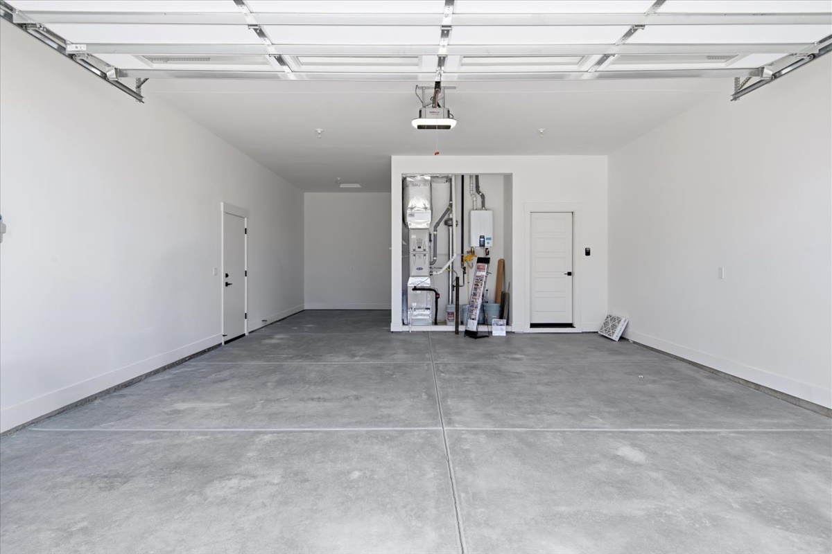 1098 E Escalation St_50
