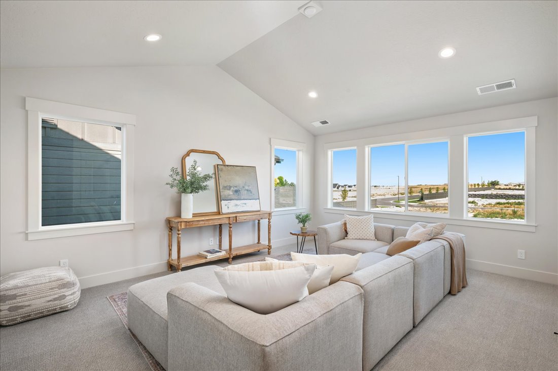 818 E Crescendo St_05